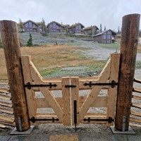 Dobbel gangport, med fine detaljer